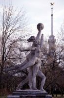 Москва, территория Северного речного вокзала. Уничтоженная скульптурная группа конца 1930-х годов